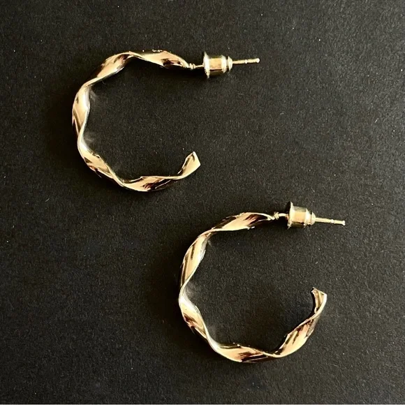 Twisted Gold Hoop Fashion Earrings - NWT - Picture 3 of 8